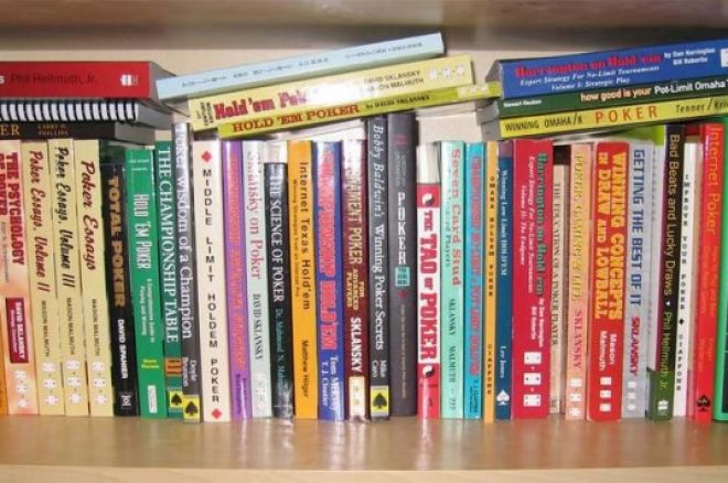 Knygų lentyna: Philo Hellmutho rašliavos ir Lee Jones biblija 0001 Knygų lentyna: Philo Hellmutho rašliavos ir Lee Jones biblija 0001