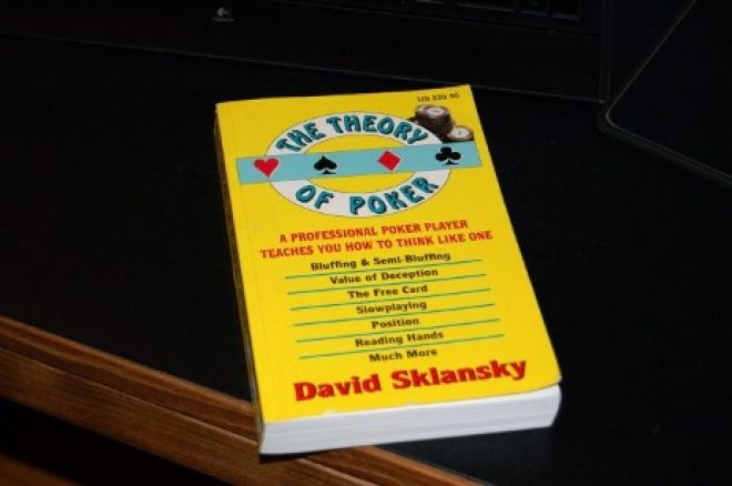 Knygų lentyna: Davidas Sklansky "The Theory of Poker" 0001 Knygų lentyna: Davidas Sklansky "The Theory of Poker" 0001
