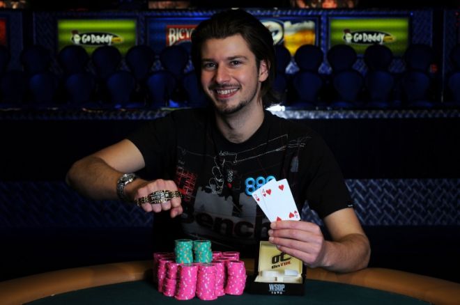 WSOP 2011, ziua 14: Manole, locul 61 și Woods câștigă brățara Limit Hold'em Six Handed 0001 WSOP 2011, ziua 14: Manole, locul 61 și Woods câștigă brățara Limit Hold'em Six Handed 0001