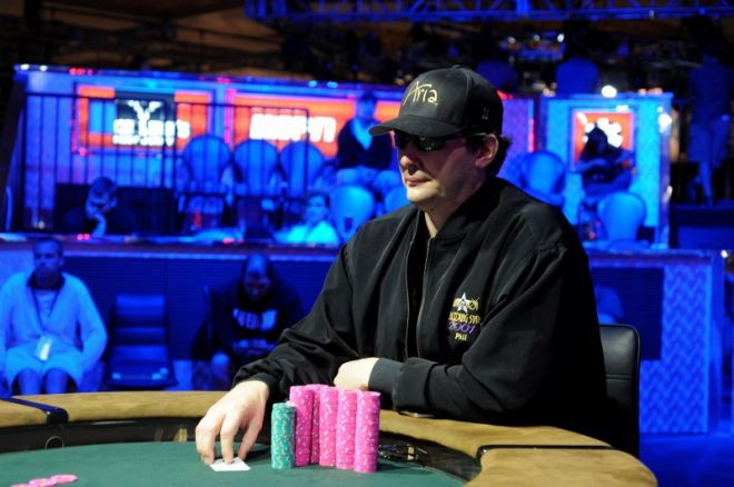 Phil Hellmuth je opět druhý, na 12. náramek si musí počkat 0001 Phil Hellmuth je opět druhý, na 12. náramek si musí počkat 0001