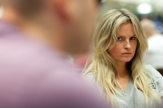 PokerNews Boulevard: Fatima Moreira de Melo doet goede zaken op Dag 1B PokerNews Boulevard: Fatima Moreira de Melo doet goede zaken op Dag 1B