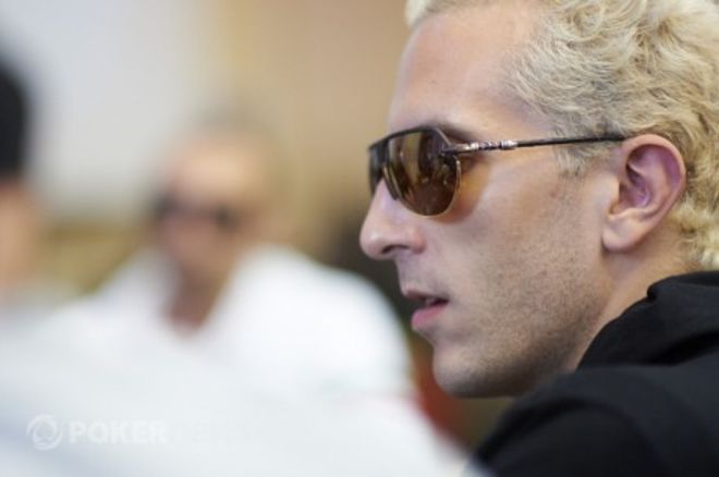 Bertrand "ElkY" Grospellier向GPI No.1发起冲锋 0001 Bertrand "ElkY" Grospellier向GPI No.1发起冲锋 0001