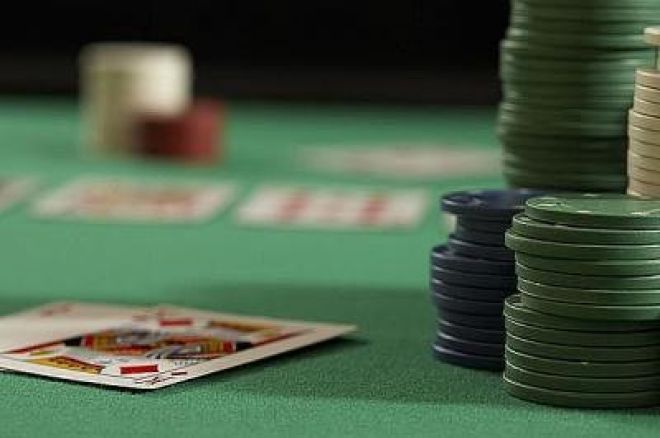 Dansker Spillede Sig Til Heads-Up Foran Kæmpe Felt 0001 Dansker Spillede Sig Til Heads-Up Foran Kæmpe Felt 0001