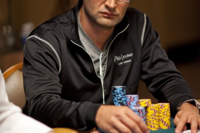 2012 WSOP: Růžička na 28. místě, „Kouzelník“ Esfandiari předvádí svůj um 0001 2012 WSOP: Růžička na 28. místě, „Kouzelník“ Esfandiari předvádí svůj um 0001