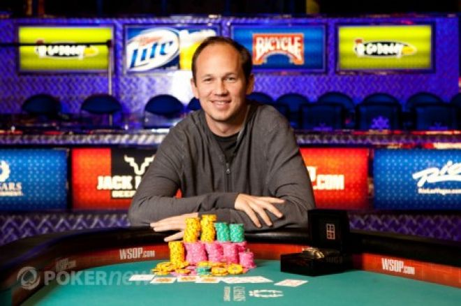 World Series of Poker 2012 День 10: Джон Моннетти выигрывает... 0001 World Series of Poker 2012 День 10: Джон Моннетти выигрывает... 0001