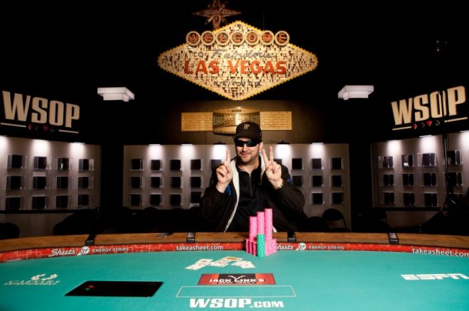 WSOP Boulevard: Phil Hellmuth wint twaalfde bracelet; Ivey grijpt net mis 0001 WSOP Boulevard: Phil Hellmuth wint twaalfde bracelet; Ivey grijpt net mis 0001