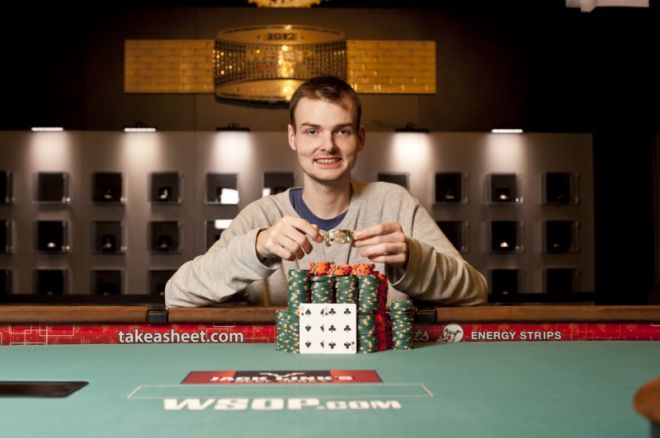 2012 World Series of Poker Dag 18: Simon Charette vant #23 - Ivey nr 3 ved #24 0001 2012 World Series of Poker Dag 18: Simon Charette vant #23 - Ivey nr 3 ved #24 0001