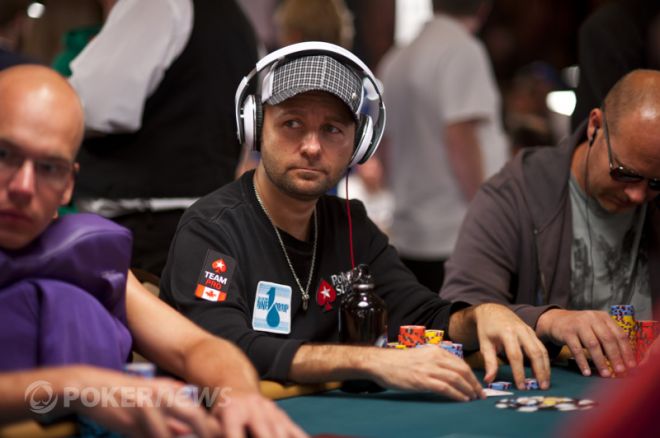 daniel negreanu playing poker