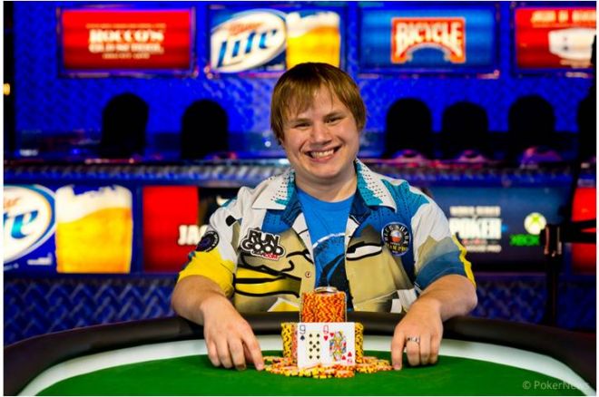 Первый браслет WSOP 2013 разыгран. 0001 Первый браслет WSOP 2013 разыгран. 0001