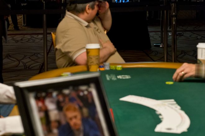 Kobe Bryant sako „Shuffle Up and Deal“ WSOP $2,500 Stud turnyrui 0001 Kobe Bryant sako „Shuffle Up and Deal“ WSOP $2,500 Stud turnyrui 0001