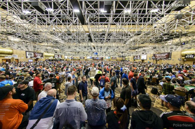 WSOP Event #51: Steven van Zadelhoff met uitstekende stack naar Dag 2 van Monster Stack WSOP Event #51: Steven van Zadelhoff met uitstekende stack naar Dag 2 van Monster Stack