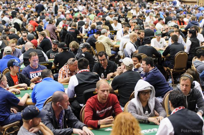 Nearly 8,000 Players Do the Monster Stack Mash at the WSOP 0001