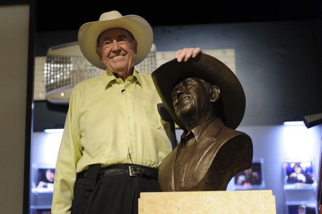 Doyle Brunson, živá legenda svetového pokeru, oslavil 81. narozeniny 0001 Doyle Brunson, živá legenda svetového pokeru, oslavil 81. narozeniny 0001