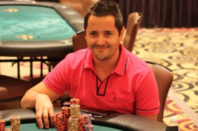 Jose Manuel Nadal como chipleader del evento #7 del Seminole Hard Rock Lucky Hearts Poker Open 0001 Jose Manuel Nadal como chipleader del evento #7 del Seminole Hard Rock Lucky Hearts Poker Open 0001