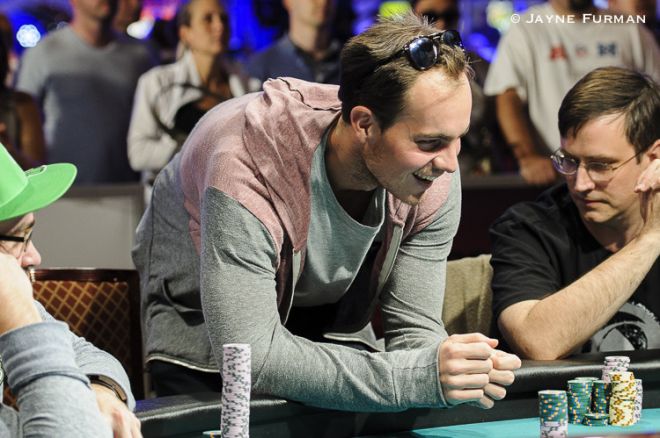 Standing After Betting: A Potential Poker Tell At the WSOP