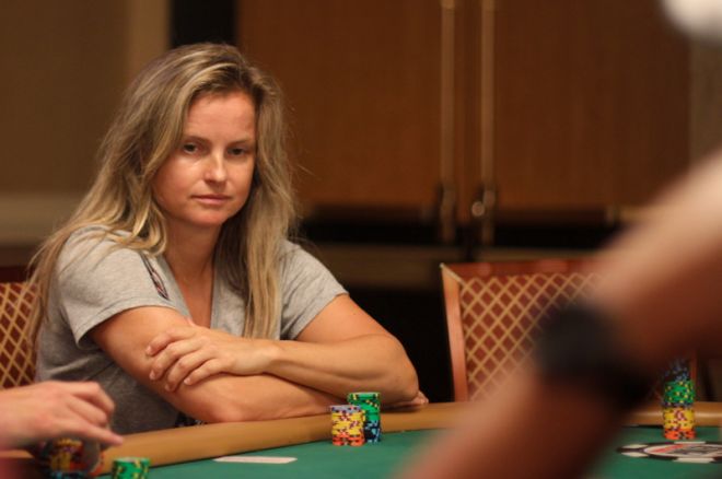 WSOP Main Event Dag 1b: Moreira de Melo short naar Dag 2, Van Puffelen door als bigstack WSOP Main Event Dag 1b: Moreira de Melo short naar Dag 2, Van Puffelen door als bigstack