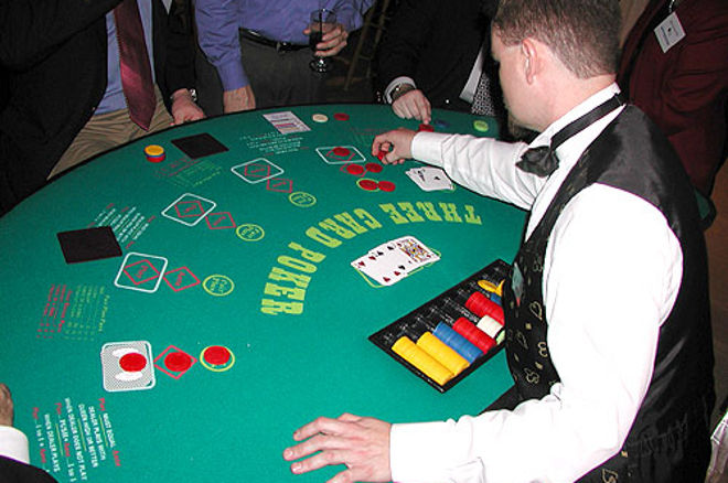 Le Gang échappe à la prison après avoir fraudé au 3-Card poker pour 33 000£ 0001