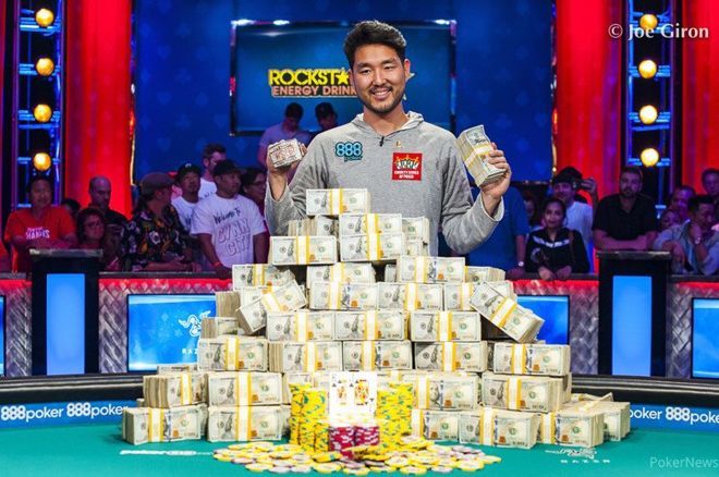 John Cynn wint het 2018 WSOP Main Event voor $8,8 miljoen, Tony Miles runner-up ($5.000.000) John Cynn wint het 2018 WSOP Main Event voor $8,8 miljoen, Tony Miles runner-up ($5.000.000)