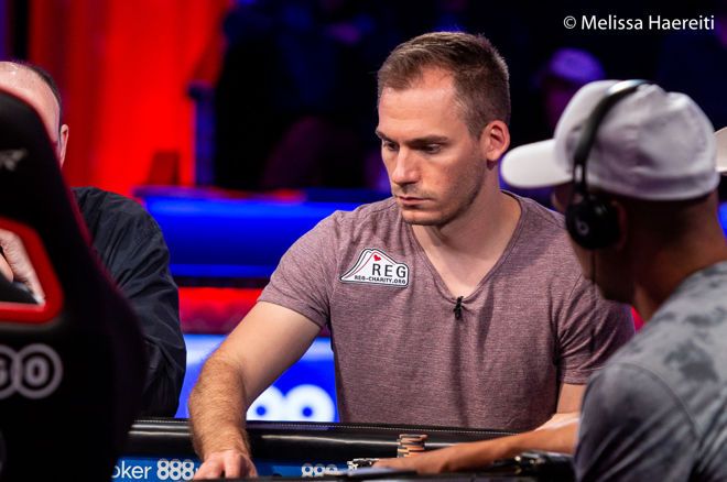 2018 WSOP (38) - Bonomo met enorme chiplead bij laatste zes van $1.000.000 Big One for One Drop met Holz & Smith 2018 WSOP (38) - Bonomo met enorme chiplead bij laatste zes van $1.000.000 Big One for One Drop met Holz & Smith