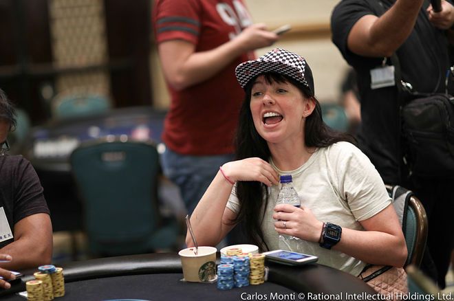 High-Five avec Kanit, deep-run PSPC et WSOP... Jacqueline Burkhart aime le poker 0001