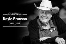 "Padrinho do Poker", Doyle Brunson, morre aos 89 anos