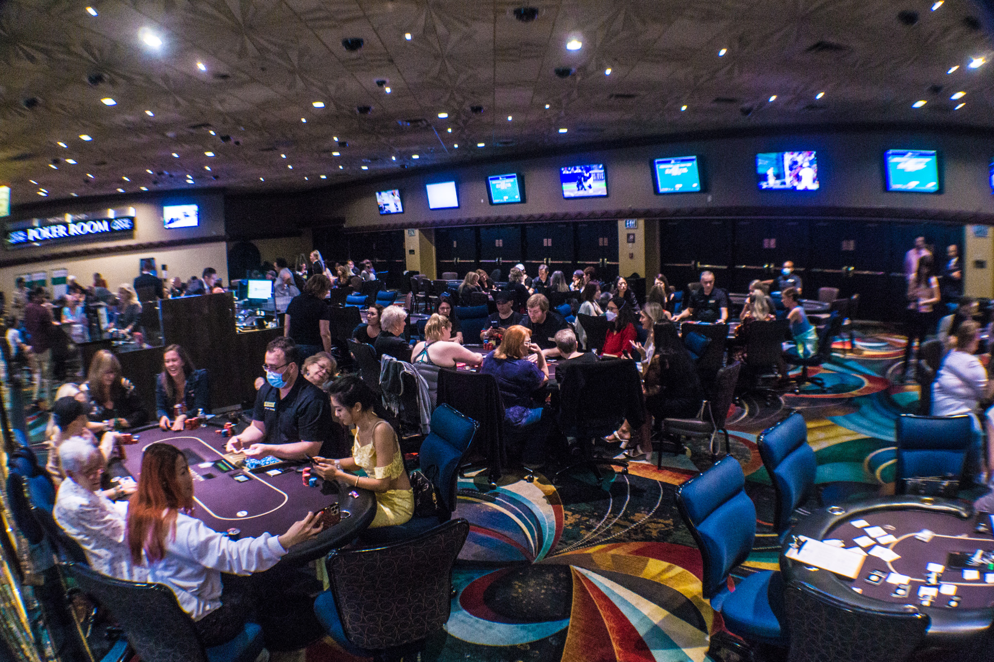 resorts world casino poker room