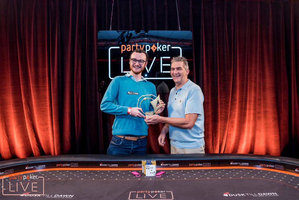 Sheils alongside partypoker President John Duthie