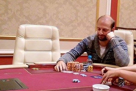 Με απαράμιλλο στυλ live παίκτη :)